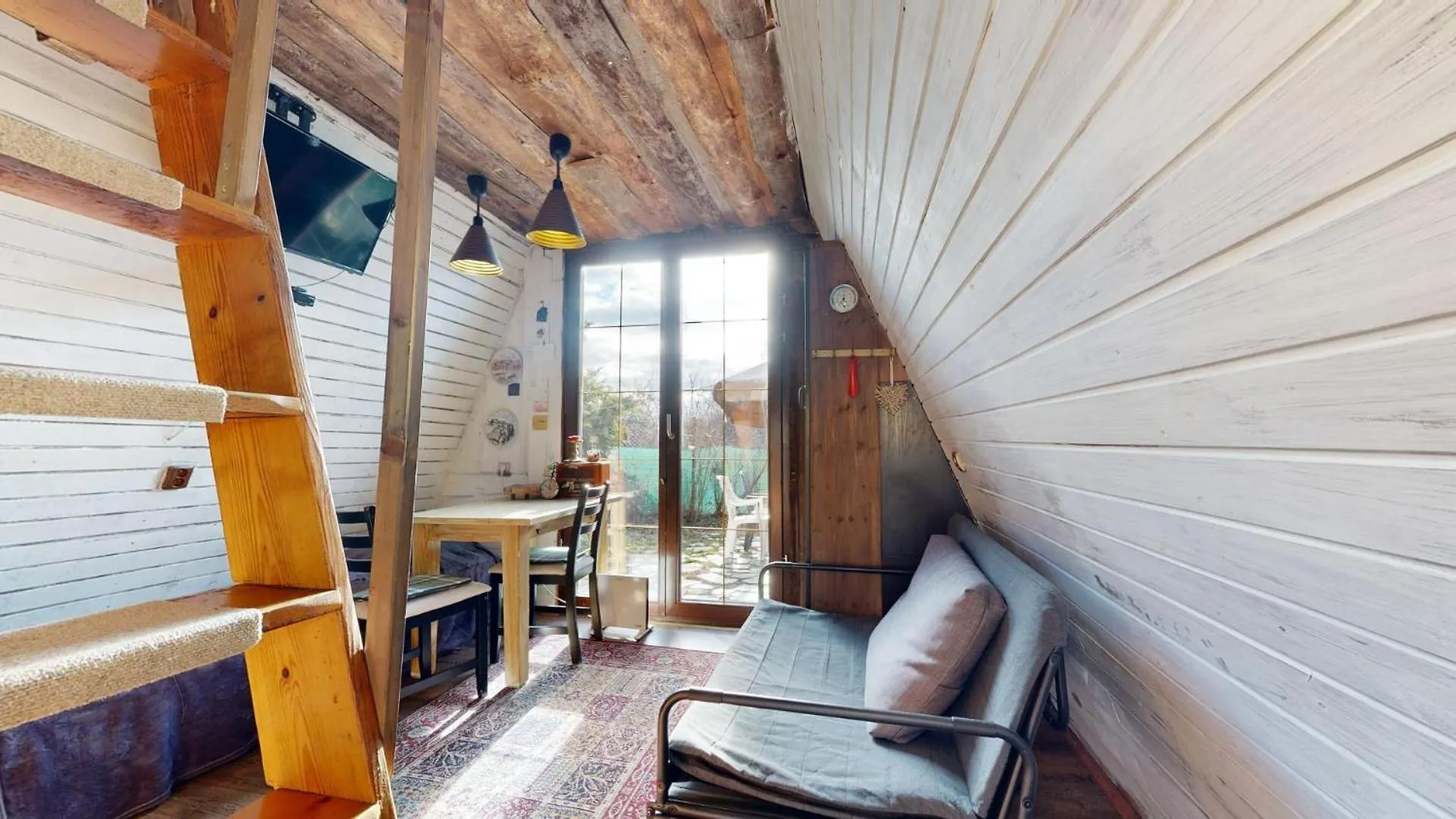 Tiny Garden House Villa Prag Dağ evi